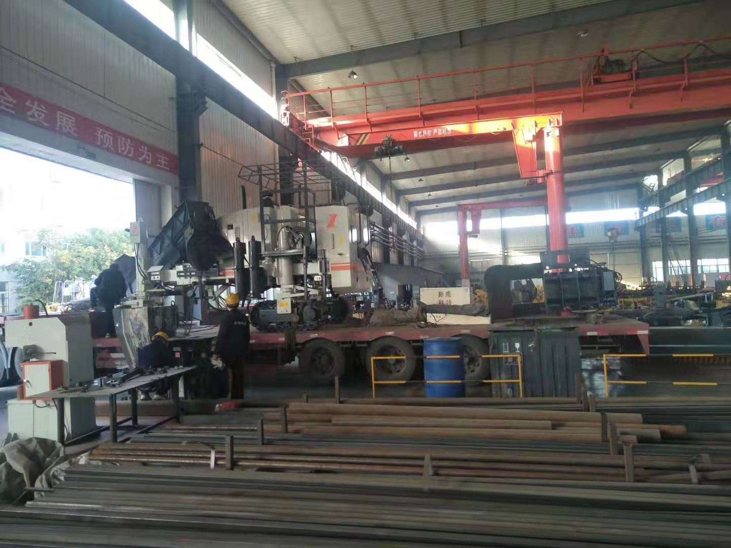 發(fā)車！新路緣混凝土滑模攤鋪機發(fā)襄陽棗陽，助力公路修筑